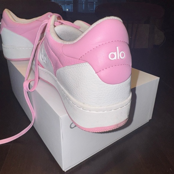 LIMITED EDITION Sweet Pink ALO Yoga Recovery Sneakers!! - Picture 8 of 13